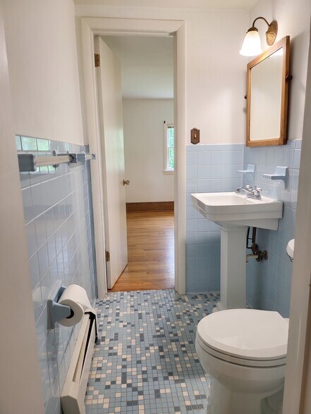 More Photos Of 5104 Fairfield Rd, Fairfield Apartments For Sale