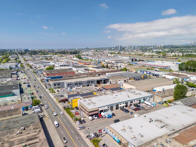 More Photos Of 12331 Bridgeport Rd, Richmond Flex For Sale