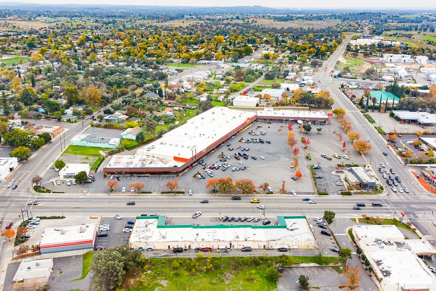 More Photos Of 1815-1985 Oro Dam Blvd E, Oroville Department Store For Sale