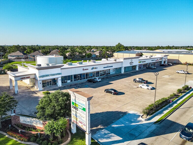 More Photos Of 16427 W Little York Rd, Houston Freestanding For Lease