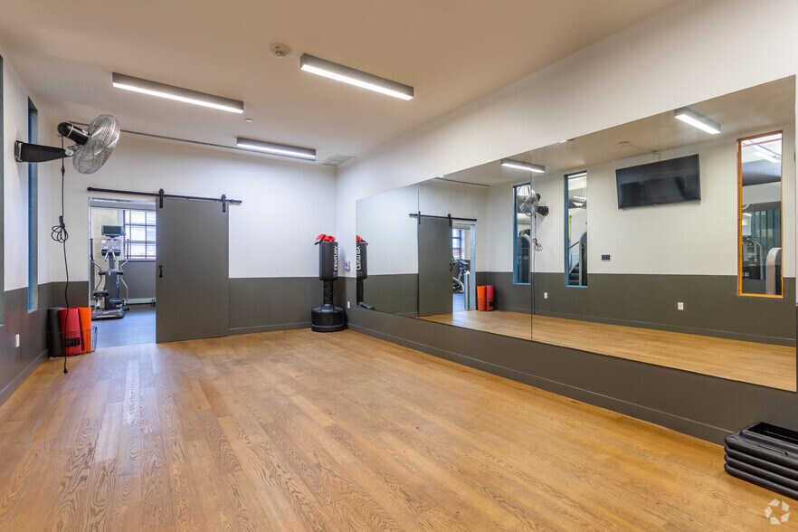 More Photos Of 2112 8th St NW, Washington Apartments For Lease
