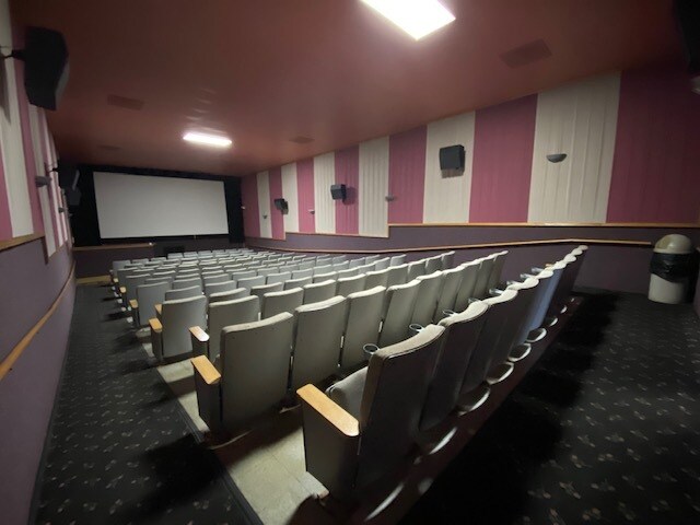 More Photos Of 1601 6th Ave, Stevens Point Freestanding For Sale