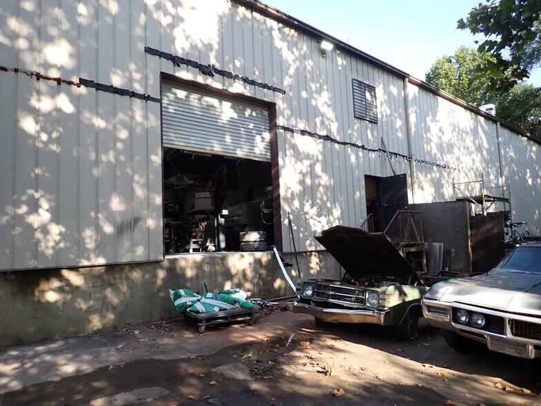More Photos Of 160 Etowah Trace, Fayetteville Warehouse For Sale