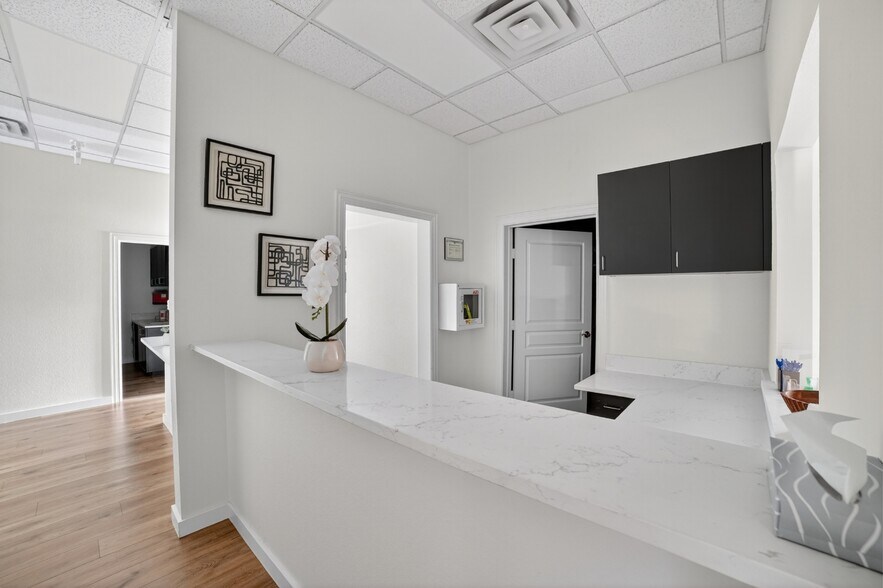 More Photos Of 2321 Ira E Woods Ave, Grapevine Medical For Lease