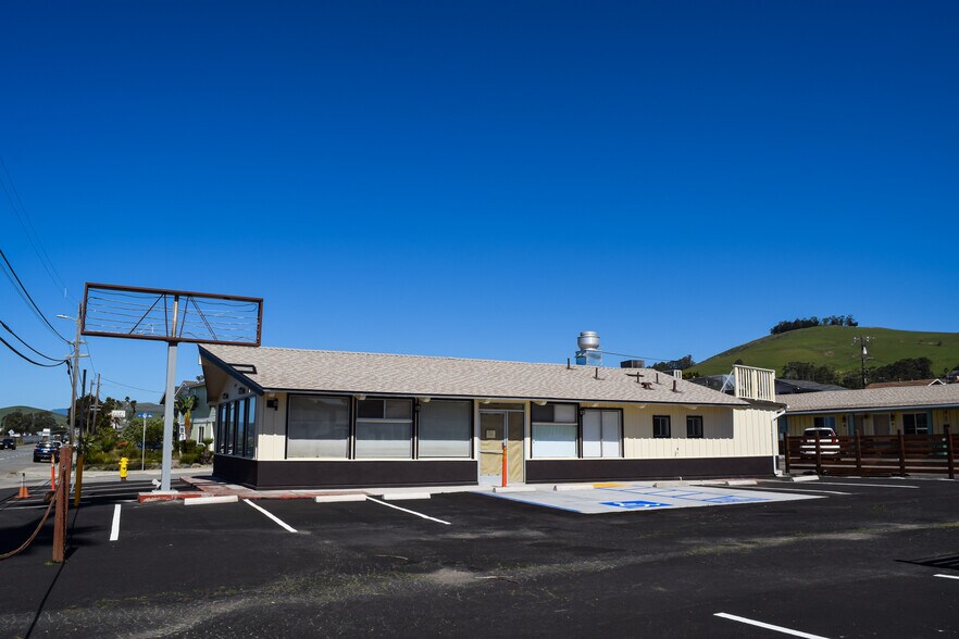 More Photos Of 2490 Main St, Morro Bay Restaurant For Sale