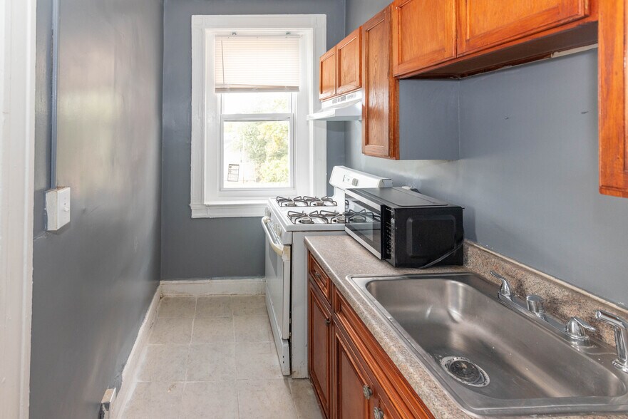 More Photos Of 3210-3212 Walbrook Ave, Baltimore Apartments For Sale