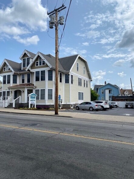 More Photos Of 2160 Main St, Bridgeport Office For Lease