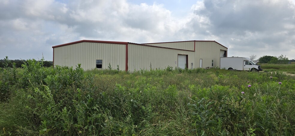 Primary Photo Of 115 N Highway 183, Florence Warehouse For Lease