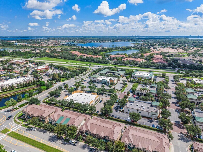 More Photos Of 11620 Lakeside Village Ln, Windermere Storefront For Sale