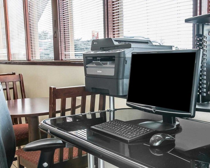 More Photos Of 6285 Westside Saginaw Rd, Bay City Hotel For Sale