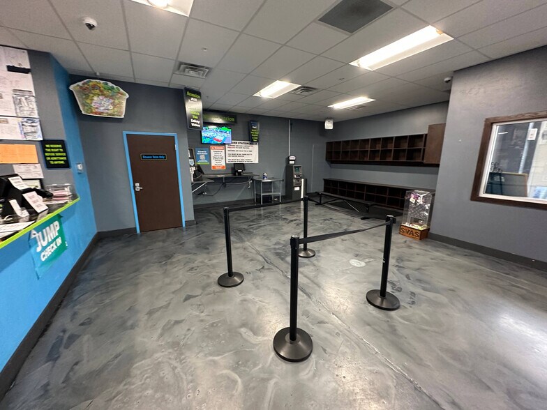 More Photos Of 1250 4th Ave NW, Minot Storefront For Lease