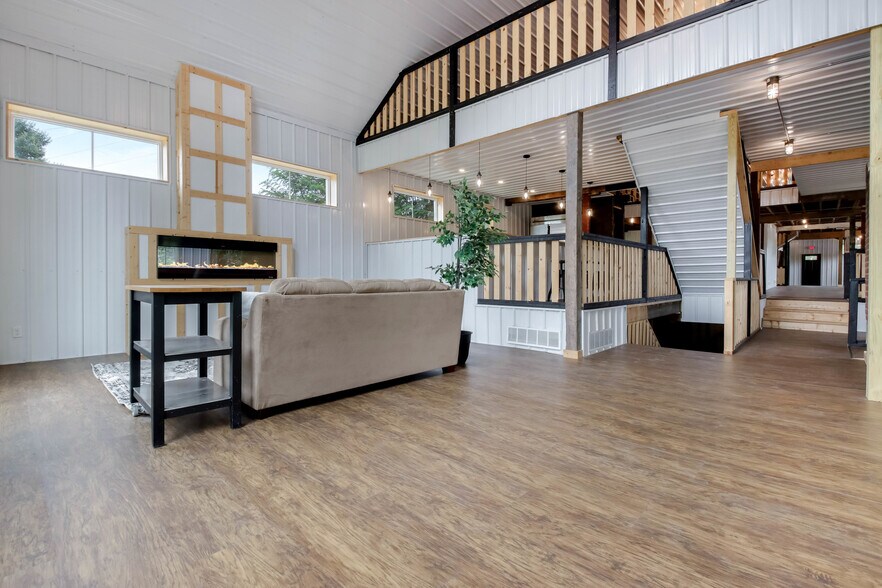 More Photos Of 646 Banks St, Chetek Specialty For Sale