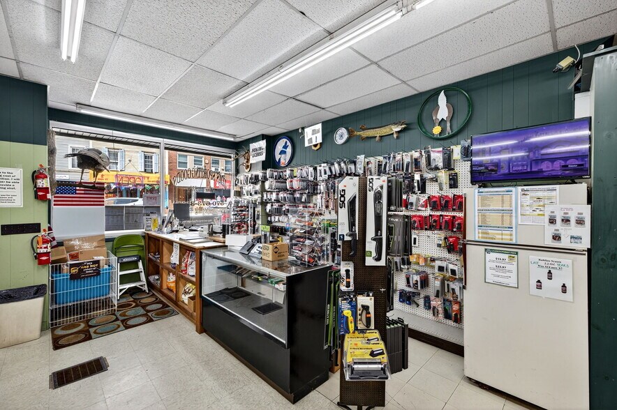 More Photos Of 23 W Main St, Canton Flex For Sale