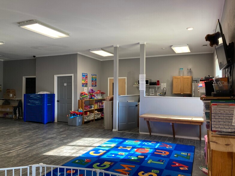 More Photos Of 112 Pine St, Greenville Schools For Sale