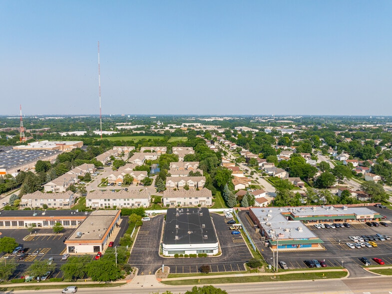 More Photos Of 2005 Bloomingdale Rd, Glendale Heights Office For Sale