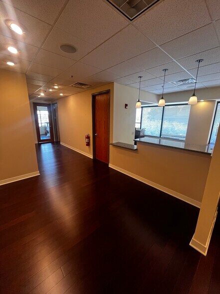 More Photos Of 2150 Manchester Rd, Wheaton Office For Lease