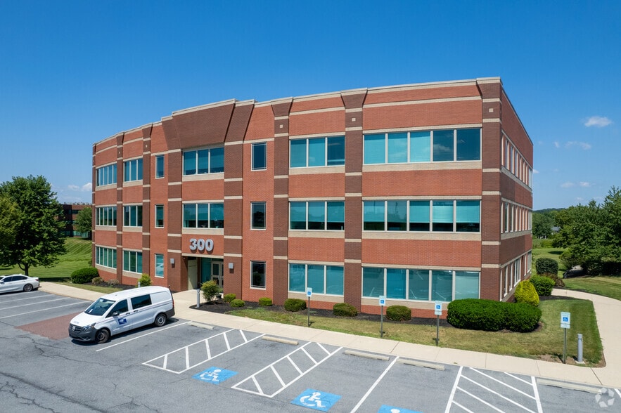 Primary Photo Of 300 Granite Run Dr, Lancaster Office For Lease