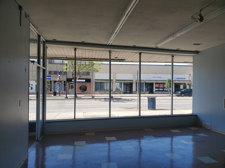 More Photos Of 215 E Main St, Batavia Storefront Retail Office For Lease