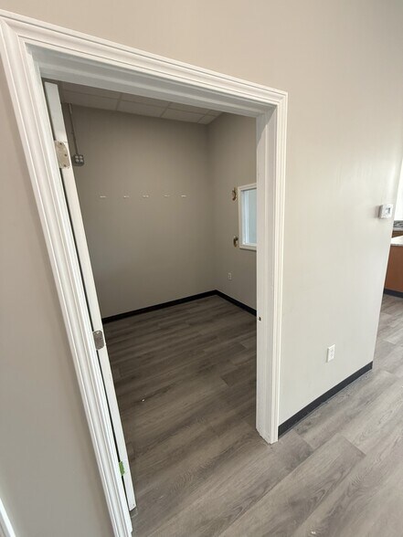 More Photos Of 3468-3480 Rochester Rd, Troy Freestanding For Lease