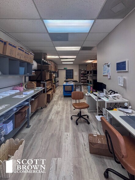 More Photos Of 13663 Jupiter Rd, Dallas Showroom For Lease