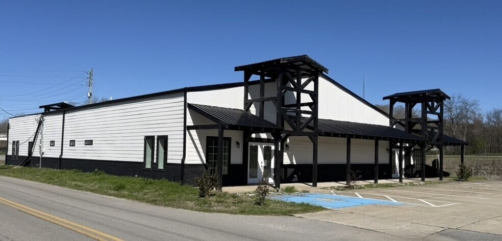 More Photos Of 201 Willow Ave, Waverly General Retail For Sale