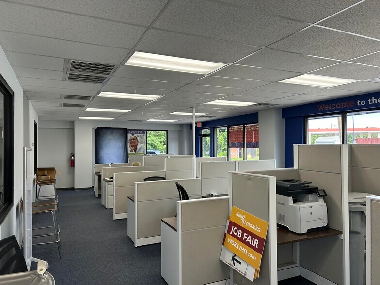More Photos Of 296 E Blackstock Rd, Spartanburg General Retail For Sale
