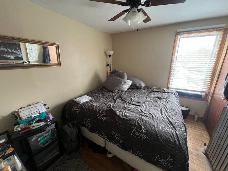 More Photos Of 2043 Asbury Ave, Evanston Apartments For Sale