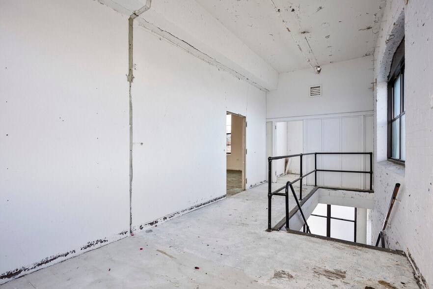 More Photos Of 104-112 Erie Blvd, Schenectady Land For Sale