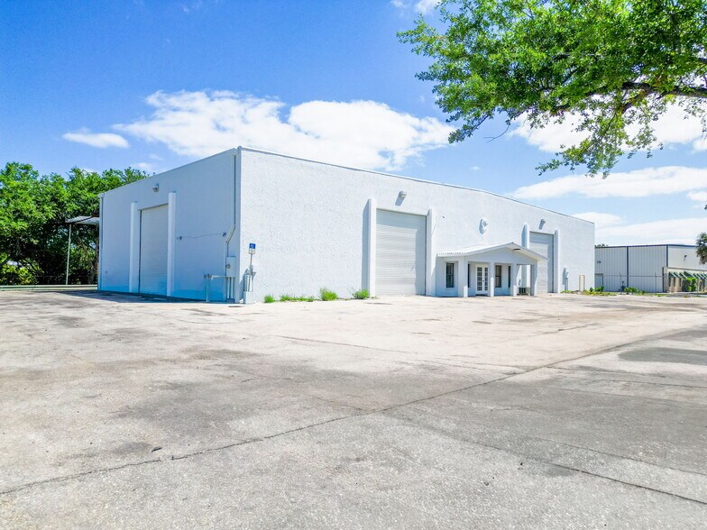 More Photos Of 5524 Independence Ct, Punta Gorda Warehouse For Sale