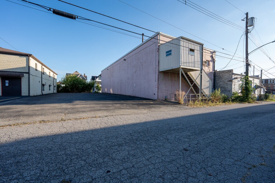 More Photos Of 7419 Washington Ave, Pittsburgh Office For Lease