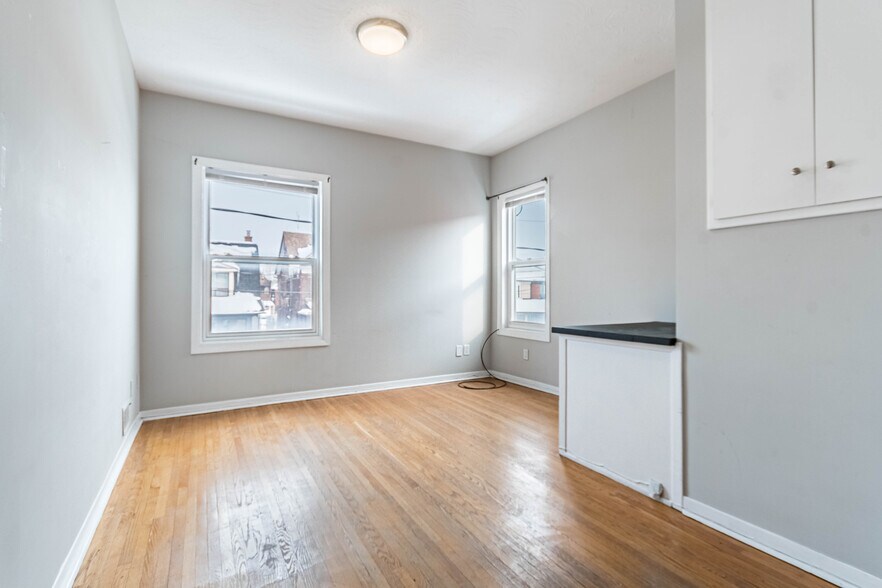 More Photos Of 740 Lansdowne Av, Toronto Multifamily For Sale