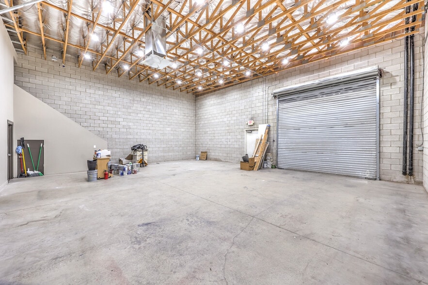 More Photos Of 2984 Marco St, Las Vegas Light Manufacturing For Sale