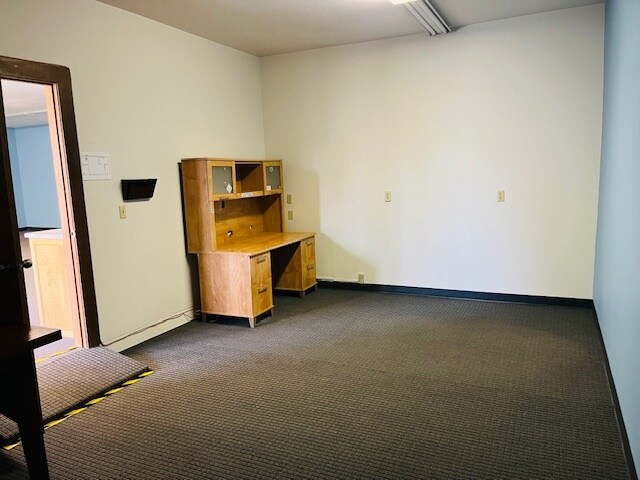 More Photos Of 1105 Ivy Ave, Tillamook Office For Lease