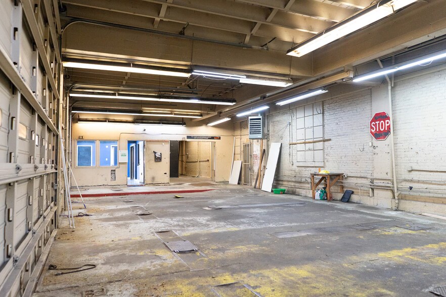More Photos Of 1500-1502 Washington St, Vancouver Light Distribution For Lease