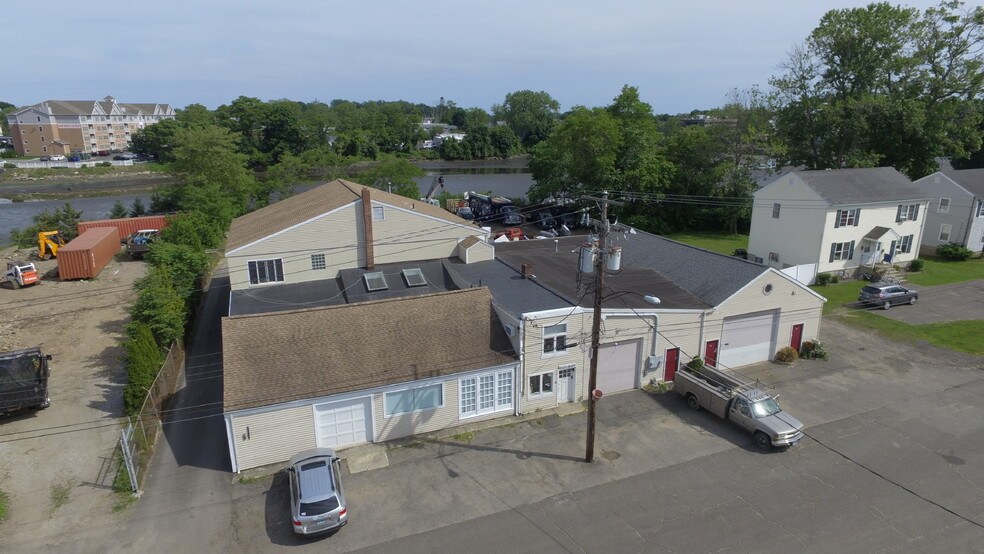 More Photos Of 158 Kenwood Ave, Fairfield Warehouse For Lease