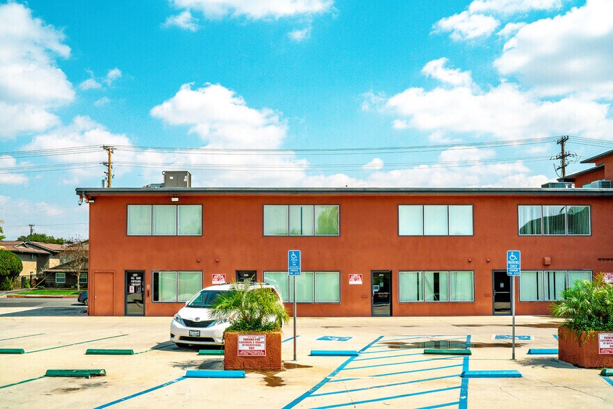 More Photos Of 599 S Barranca Ave, Covina Medical For Lease