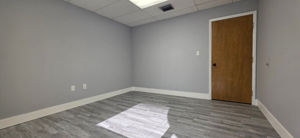 More Photos Of 10011-10031 Pines Blvd, Pembroke Pines Medical For Lease