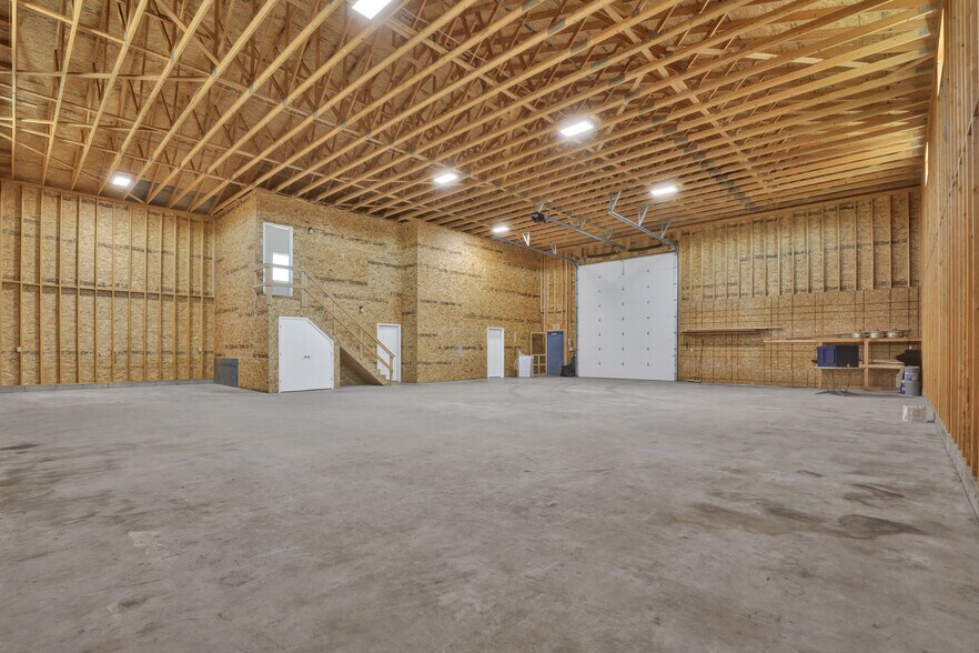 More Photos Of 12 Dracut Hill Rd, Vaughn Industrial For Sale
