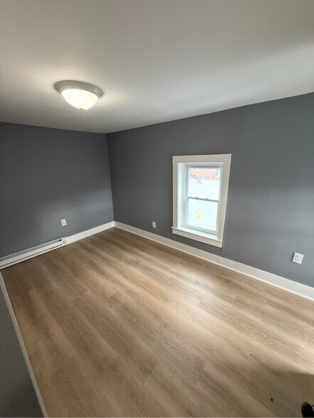 More Photos Of 2 Lyon St, Putnam Apartments For Sale