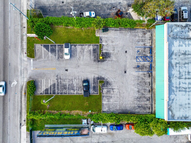 More Photos Of 27330 S Dixie Hwy, Homestead Storefront Retail Office For Sale