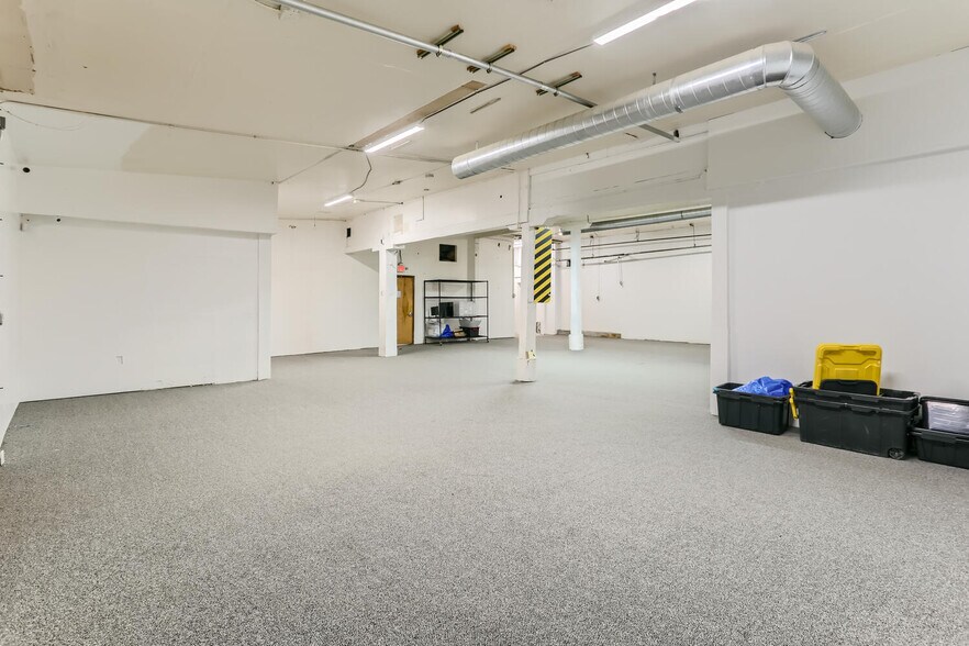 More Photos Of 81 NE Columbia Blvd, Portland Industrial For Sale