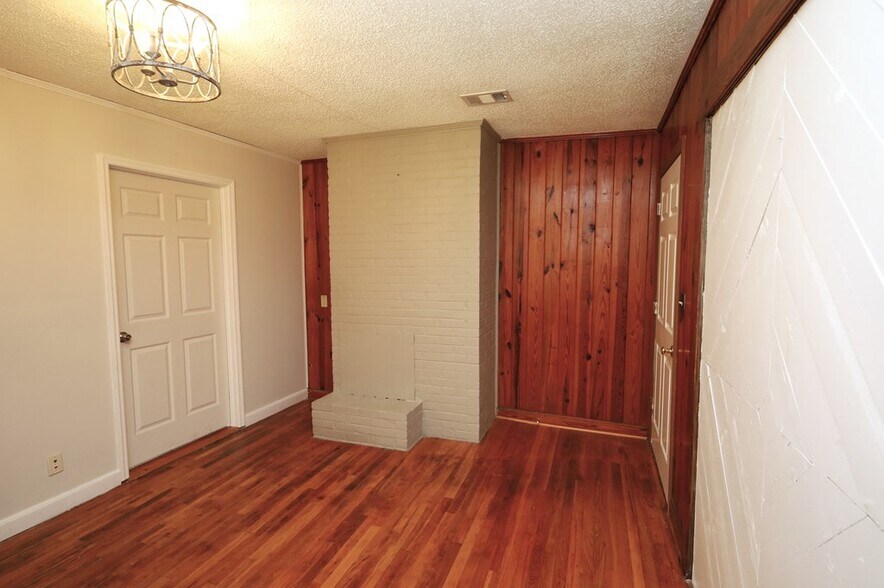 More Photos Of 2914 N Oak St, Valdosta Office For Lease