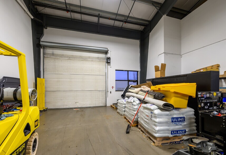 More Photos Of 2123 Deerhound ave, Redmond Service For Lease