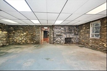 More Photos Of 538 Hartford Tpke, Shrewsbury Showroom For Sale