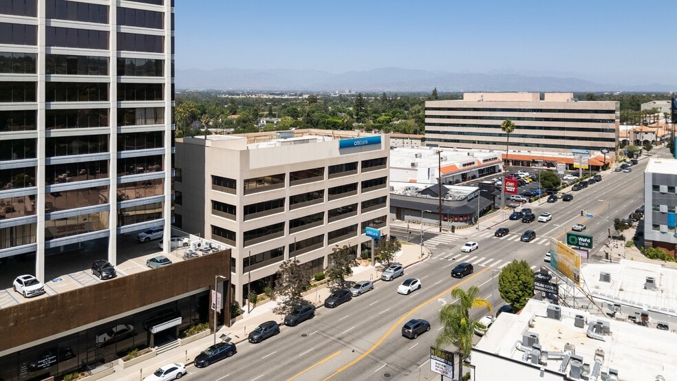 More Photos Of 16601 Ventura Blvd, Encino Office For Sale