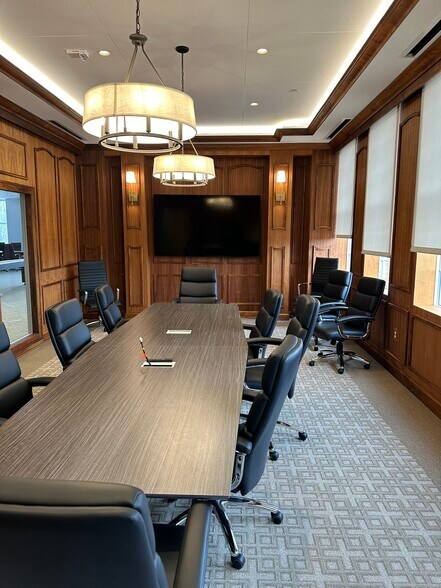 More Photos Of 16740 Birkdale Commons Pky, Huntersville Office Residential For Lease