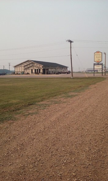 More Photos Of 1301 W Grand Xing, Mobridge Hotel For Sale