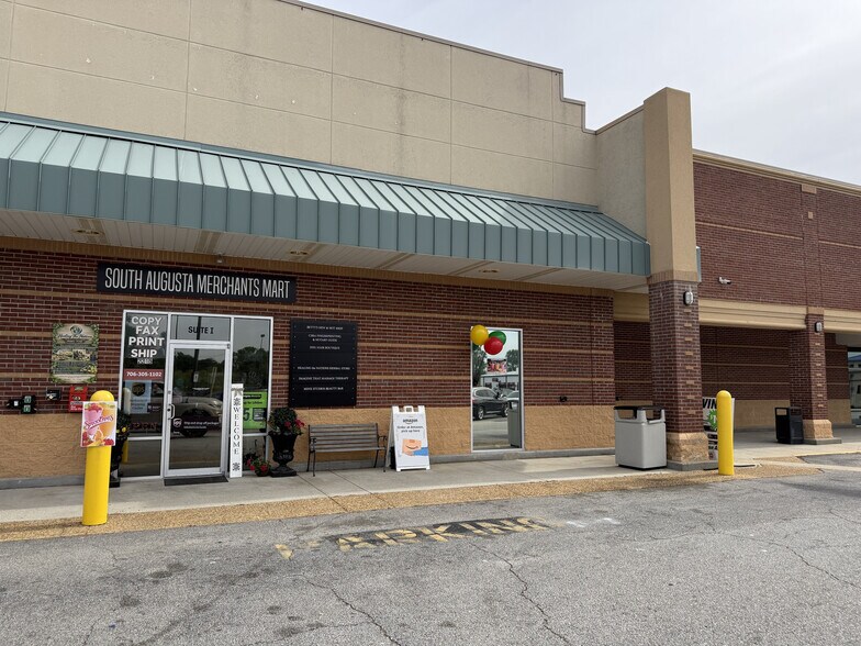 More Photos Of 2215 Tobacco Rd, Augusta Bank For Lease