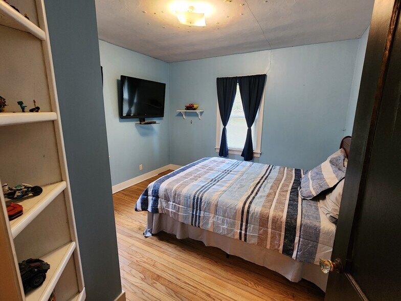 More Photos Of 2800 NY-49, West Monroe Auto Repair For Lease