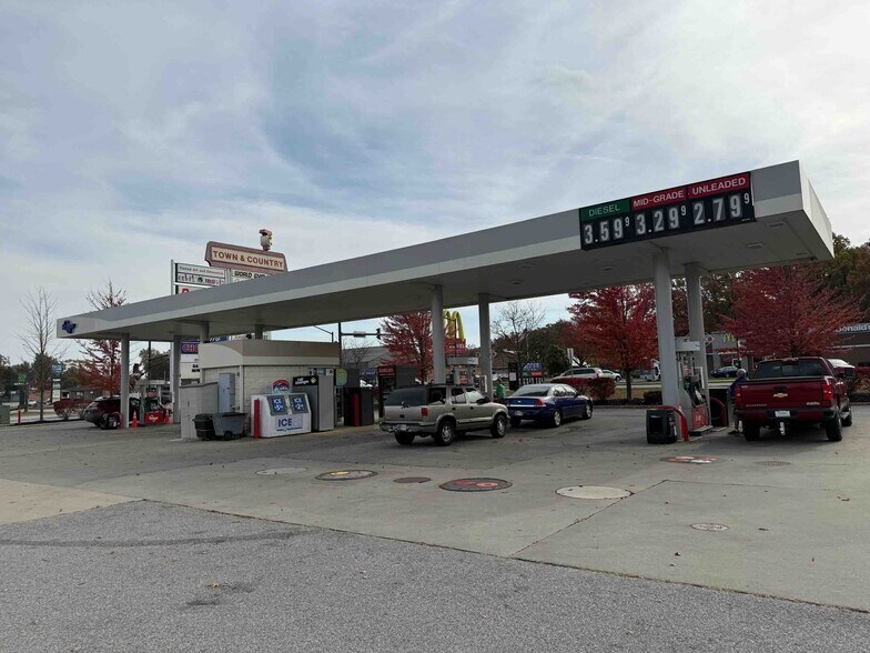 More Photos Of 822 W McKinley Ave, Mishawaka Storefront For Sale